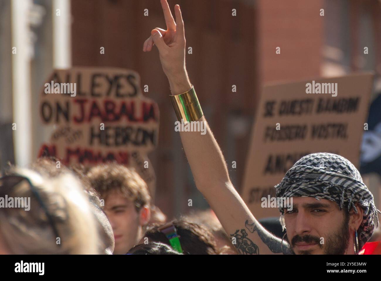 21/09/2024 marche étudiante pour soutenir la Palestine à Rome. PS : la photo peut être utilisée en respectant le contexte dans lequel elle a été prise, et sans intention diffamatoire du décorum des personnes représentées. Banque D'Images