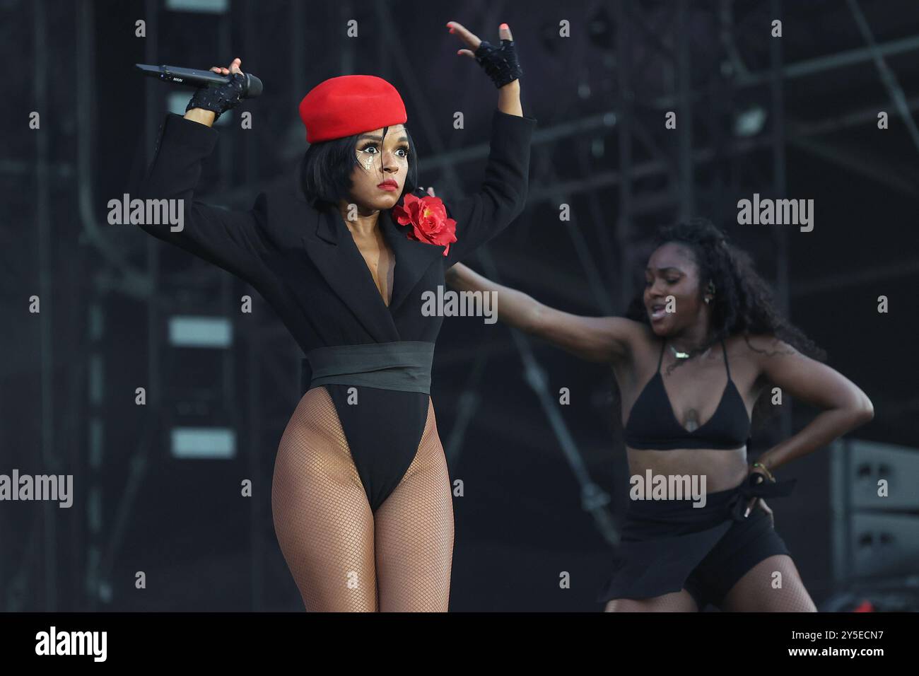 Janelle Monáe, chanteuse américaine de soul et RNB, se produit au Sziget Festival à Budapest, en Hongrie Banque D'Images