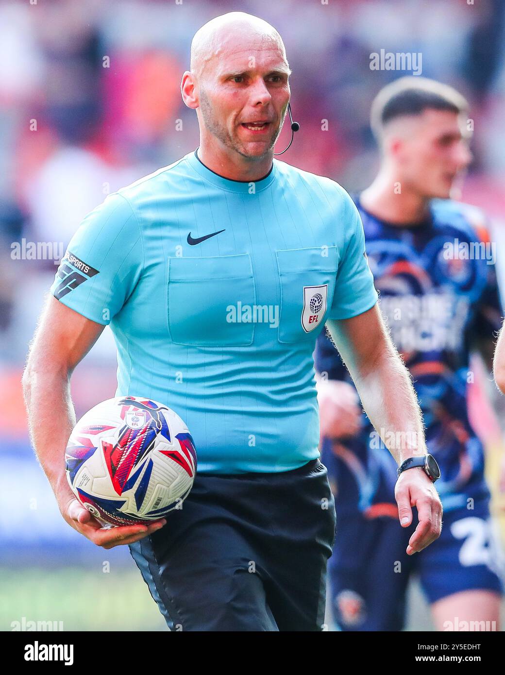 Londres, Royaume-Uni. 21 septembre 2024. Arbitre Charles Breakspear en action lors du match de Sky Bet League 1 Charlton Athletic vs Blackpool à The Valley, Londres, Royaume-Uni, 21 septembre 2024 (photo par Izzy Poles/News images) à Londres, Royaume-Uni le 21/09/2024. (Photo par Izzy Poles/News images/SIPA USA) crédit : SIPA USA/Alamy Live News Banque D'Images