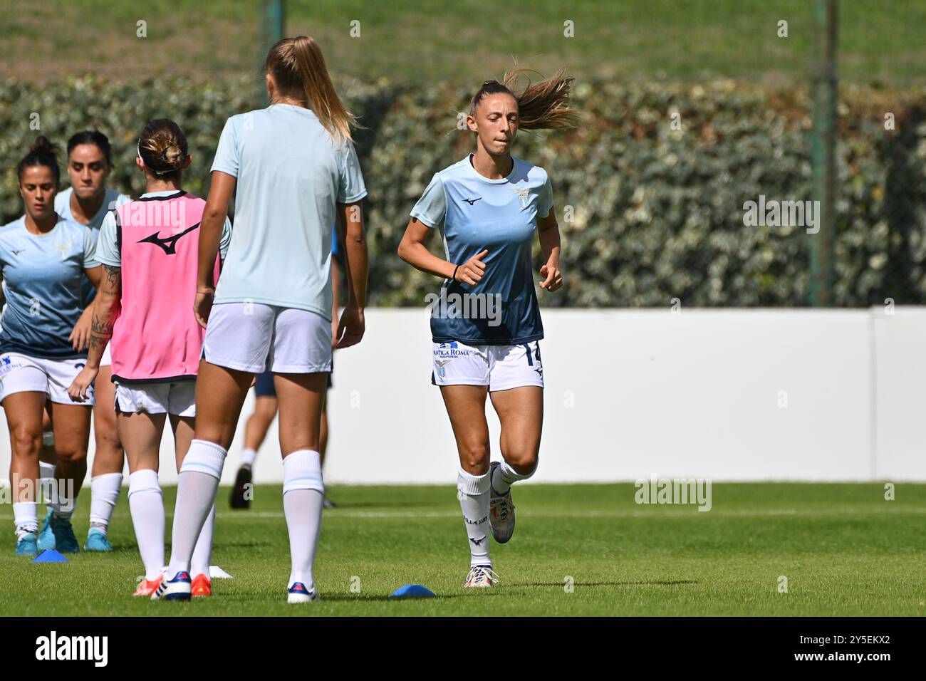 21 septembre 2024, Stadio Mirko Fersini, Formello(Roma), Italie ; Football féminin de série A ; Lazio contre Juventus ; footballeurs Lazio pendant l'échauffement Lazio-Juventus au stade Mirko Fersini Banque D'Images 21 septembre 2024, Stadio Mirko Fersini, Formello(Roma), Italie ; Football féminin de série A ; Lazio contre Juventus ; footballeurs Lazio pendant l'échauffement Lazio-Juventus au stade Mirko Fersini Banque D'Images