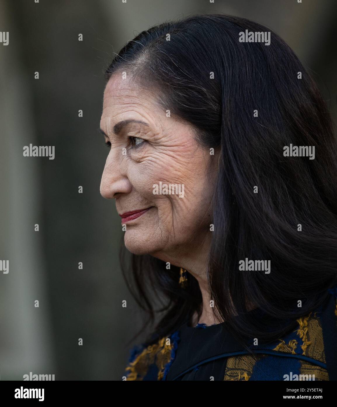 Washington, États-Unis. 20 septembre 2024. La secrétaire à l’intérieur Deb Haaland arrive à un événement organisé par la première dame Dr Jill Biden, célébrant le 25e anniversaire du lancement de « The West Wing », une série télévisée acclamée qui se déroule à la Maison Blanche à Washington, DC, le 20 septembre 2024. Dr Biden profite de l’occasion pour souligner la capacité des arts et de la narration d’inspirer les carrières dans la fonction publique. La série a duré sept saisons et a remporté de nombreux prix, dont 26 Emmy Awards. (Photo par Allison Bailey/NurPhoto) crédit : NurPhoto SRL/Alamy Live News Banque D'Images