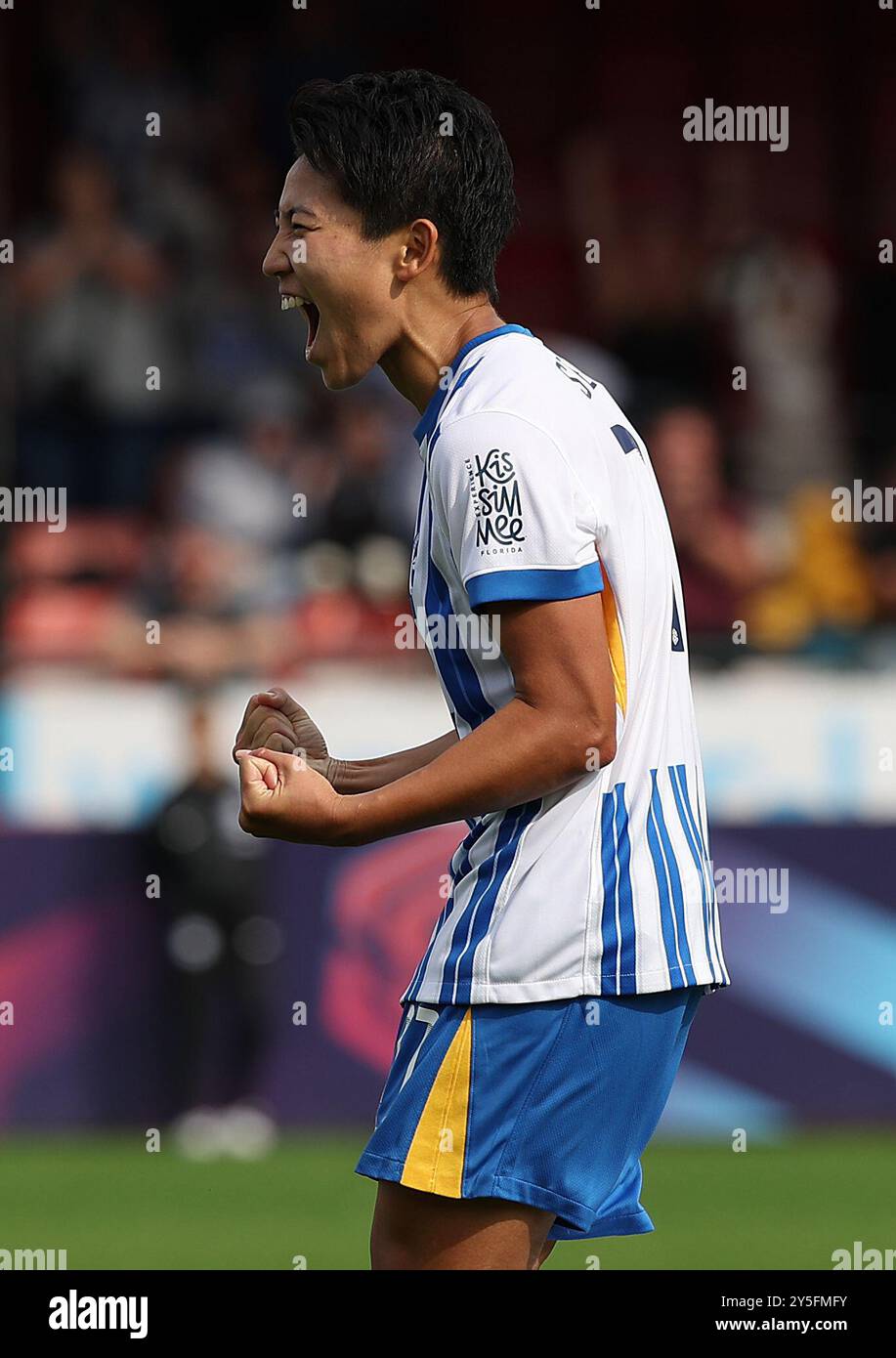 Crawley, Royaume-Uni. 21 septembre 2024. Keiko Sieke, butrice de tricks du chapeau de Brighton, célèbre le match de Super League féminine de Barclays entre Brighton & Hove Albion et Everton au Broadfield Stadium. Crédit : images téléphoto/Alamy Live News Banque D'Images