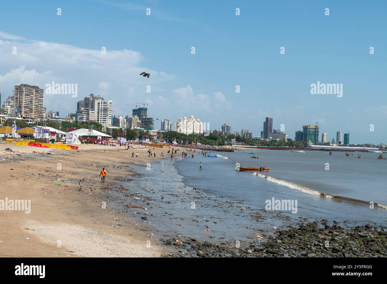 Mumbai, Inde - 17 septembre 2024 vue de Girgaon chowpatty et du gratte-ciel de Mumbai à Girgaon Mumbai dans le Maharashtra Inde Banque D'Images