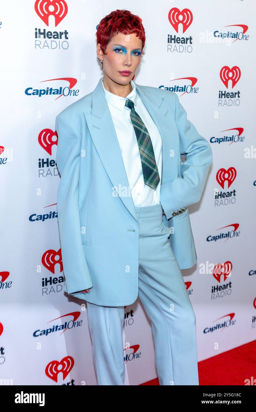 Las Vegas, États-Unis. 21 septembre 2024. Halsey assiste au iHeartRadio Music Festival au T-Mobile Arena de Las Vegas, Nevada, le 21 septembre 2024. (Photo de Travis P Ball/Sipa USA) crédit : Sipa USA/Alamy Live News Banque D'Images