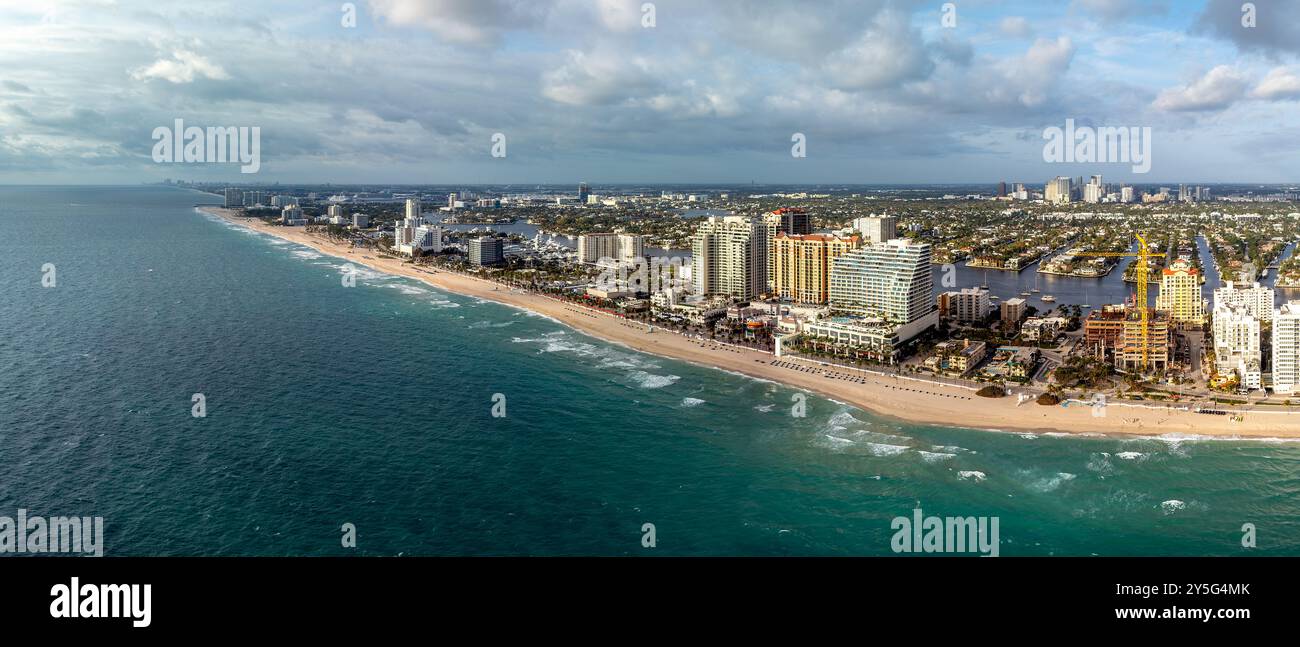 Vue panoramique aérienne de Fort Lauderdale Beach, Floride, États-Unis. 5 janvier 2024. Banque D'Images