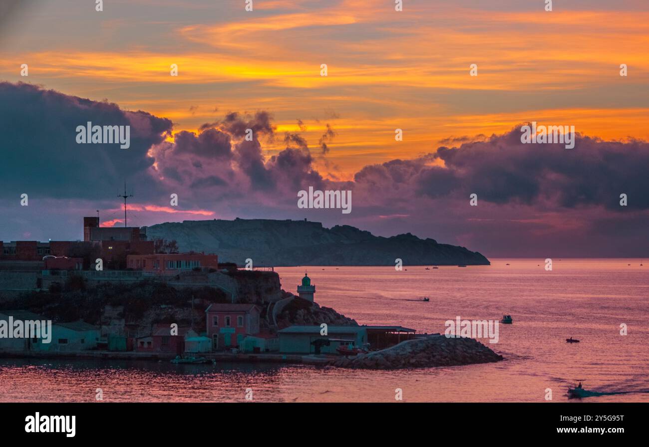 Cette photo a été prise au cours de l'hiver 2017 parmi les préparatifs de Noël à Marseille / France Banque D'Images