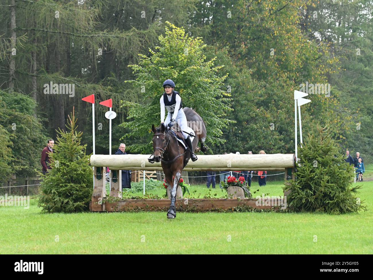 Lexi Kilfeather sur Lord of the Morning, phase cross country de la compétition CCI4* -l, Blenheim Palace International Horse Trials 2024, Blenheim Pala Banque D'Images