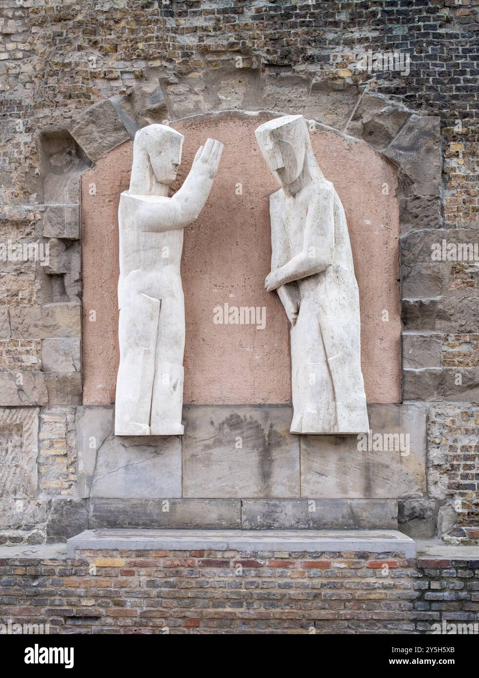 Sculpture sur l'église commémorative Kaiser Wilhelm (Kaiser Wilhelm Gedachtniskirche) Berlin Allemagne Banque D'Images