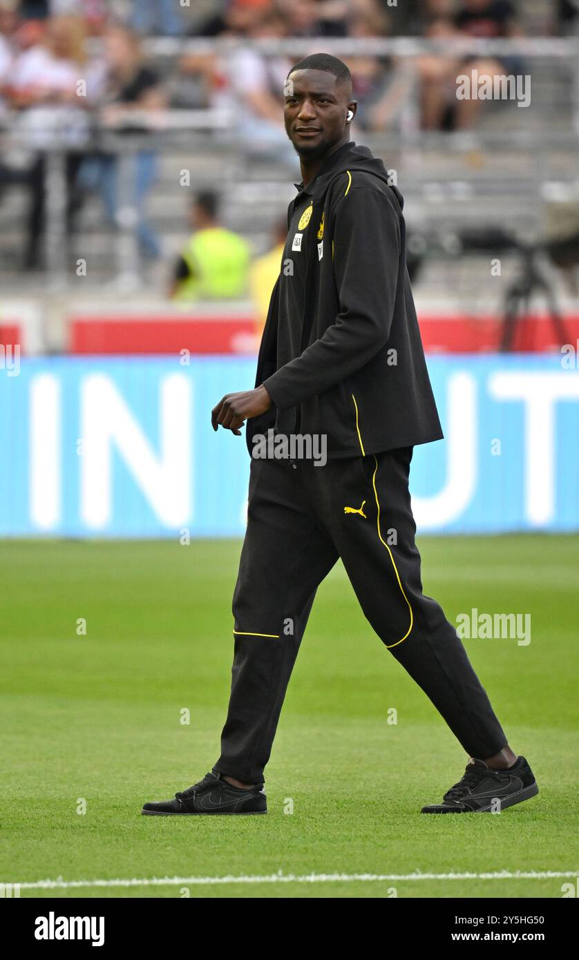 vor Spielbeginn : Platzinspektion Serhou Guirassy Borussia Dortmund BVB (09) an alter Wirkungsstaette VFB STUTTGART VS BORUSSIA DORTMUND BVB 221.09.2024 LA RÉGLEMENTATION DFL INTERDIT TOUTE UTILISATION DE PHOTOGRAPHIES COMME SÉQUENCES D'IMAGES ET/OU QUASI-VIDÉO Banque D'Images