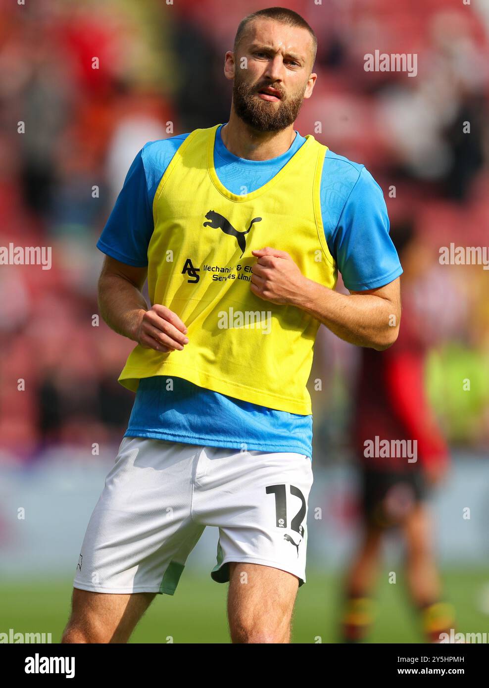 Sheffield, Royaume-Uni. 21 septembre 2024. Le défenseur du comté de Derby Nathaniel Phillips (12 ans) s'échauffe lors du match Sheffield United FC v Derby County FC SKY BET EFL Championship à Bramall Lane, Sheffield, Angleterre, Royaume-Uni le 21 septembre 2024 Credit : Every second Media/Alamy Live News Banque D'Images