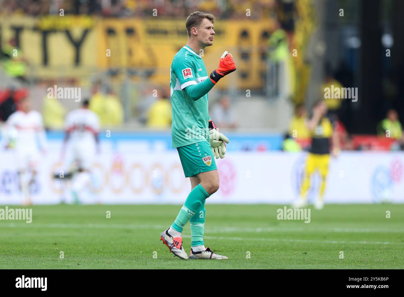 Stuttgart, Allemagne. 22 septembre 2024. Fussball 1. Bundesliga 4. Spieltag VfB Stuttgart - Borussia Dortmund AM 22.09.2024 in der MHP Arena in Stuttgart Alexander Nuebel ( Stuttgart ) la réglementation DFL interdit toute utilisation de photographies comme séquences d'images et/ou quasi-vidéo. Foto : Revierfoto crédit : ddp Media GmbH/Alamy Live News Banque D'Images