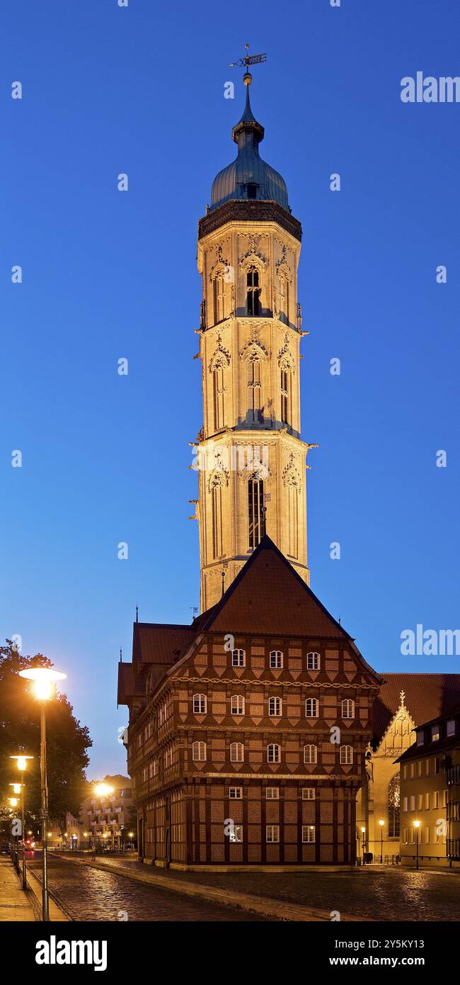 Vieilles échelles, reconstruction détaillée avec l'église Saint-André illuminée dans la soirée, Neustadt, Braunschweig, basse-Saxe, Allemagne, Europe Banque D'Images