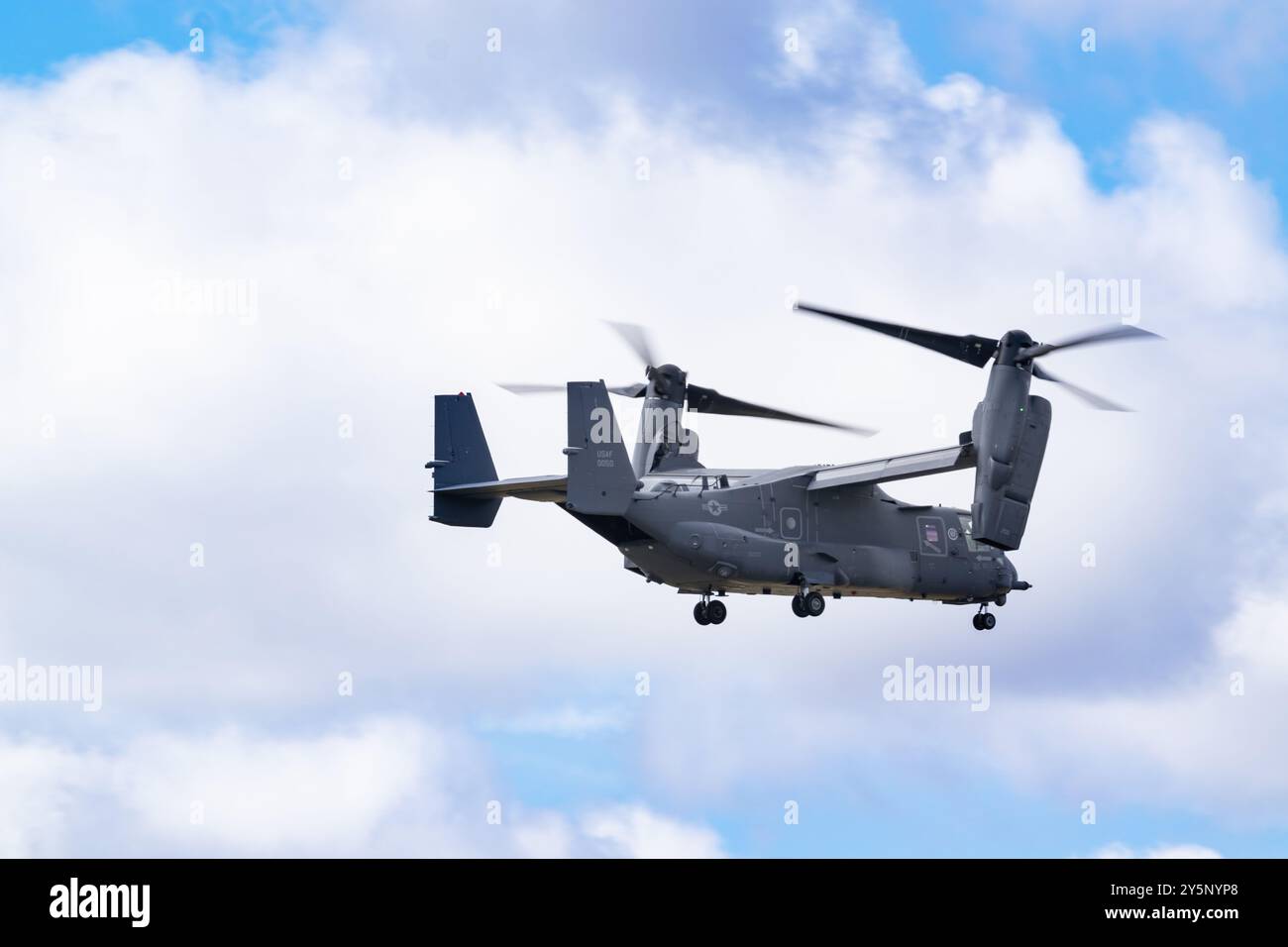 08-0050 le Bell-Boeing V-22 Osprey de l'USAF arrive à la RAF Mildenhall Banque D'Images