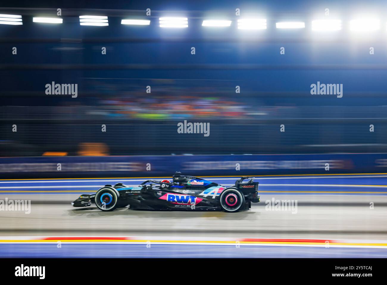 Singapour, Singapour. 22 septembre 2024. Le Français Esteban Ocon pilote l'Alpine A524 Renault (31) lors du Grand Prix de F1 de Singapour au Marina Bay Street circuit. Crédit : SOPA images Limited/Alamy Live News Banque D'Images