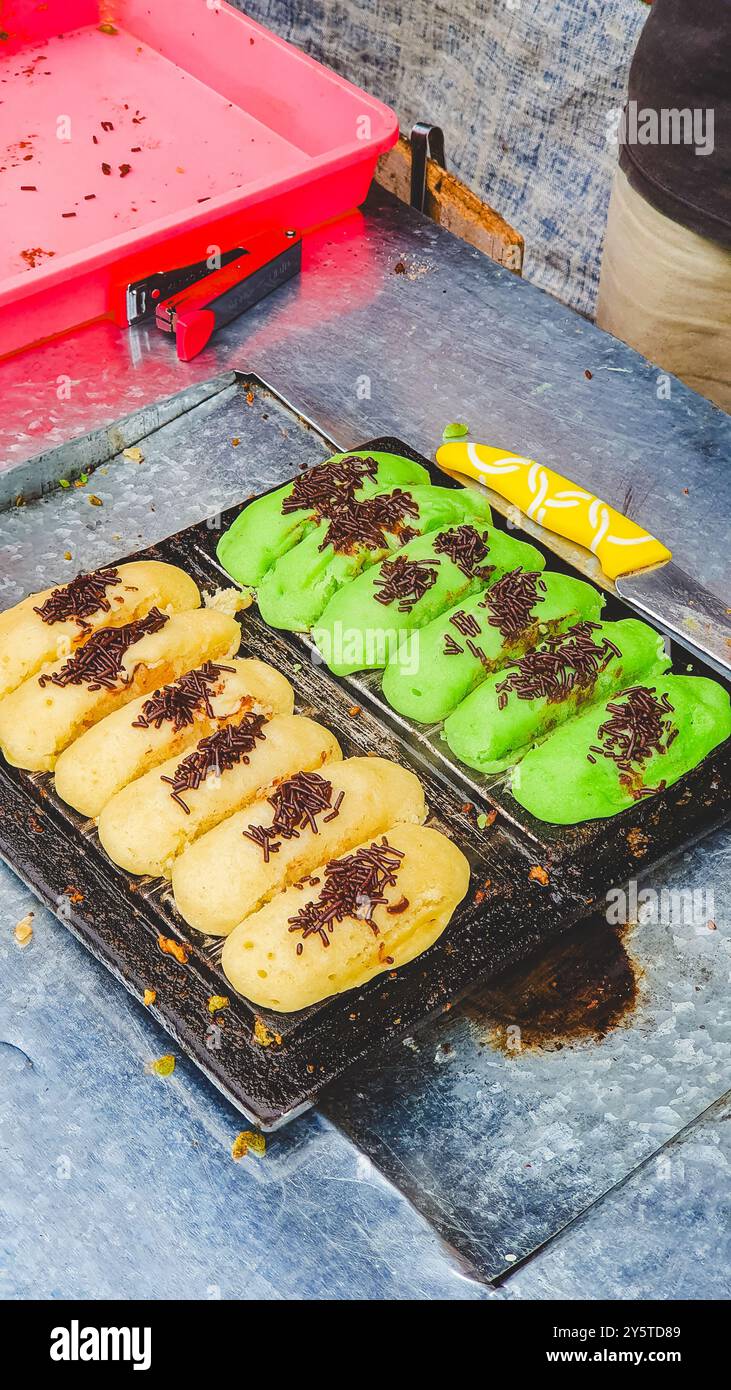 Pukis fraîchement cuits dans les moindres détails. Gâteau Pukis indonésien traditionnel. Banque D'Images