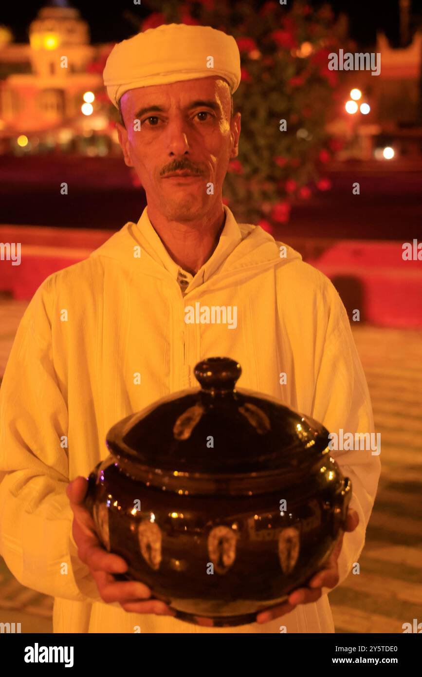 Nourriture et dîner à Marrakech, Maroc. Marrakech, région Marrakech-Safi, Maroc, Afrique du Nord, Maghreb. Crédit : photo de Hugo Martin/Alamy. Banque D'Images