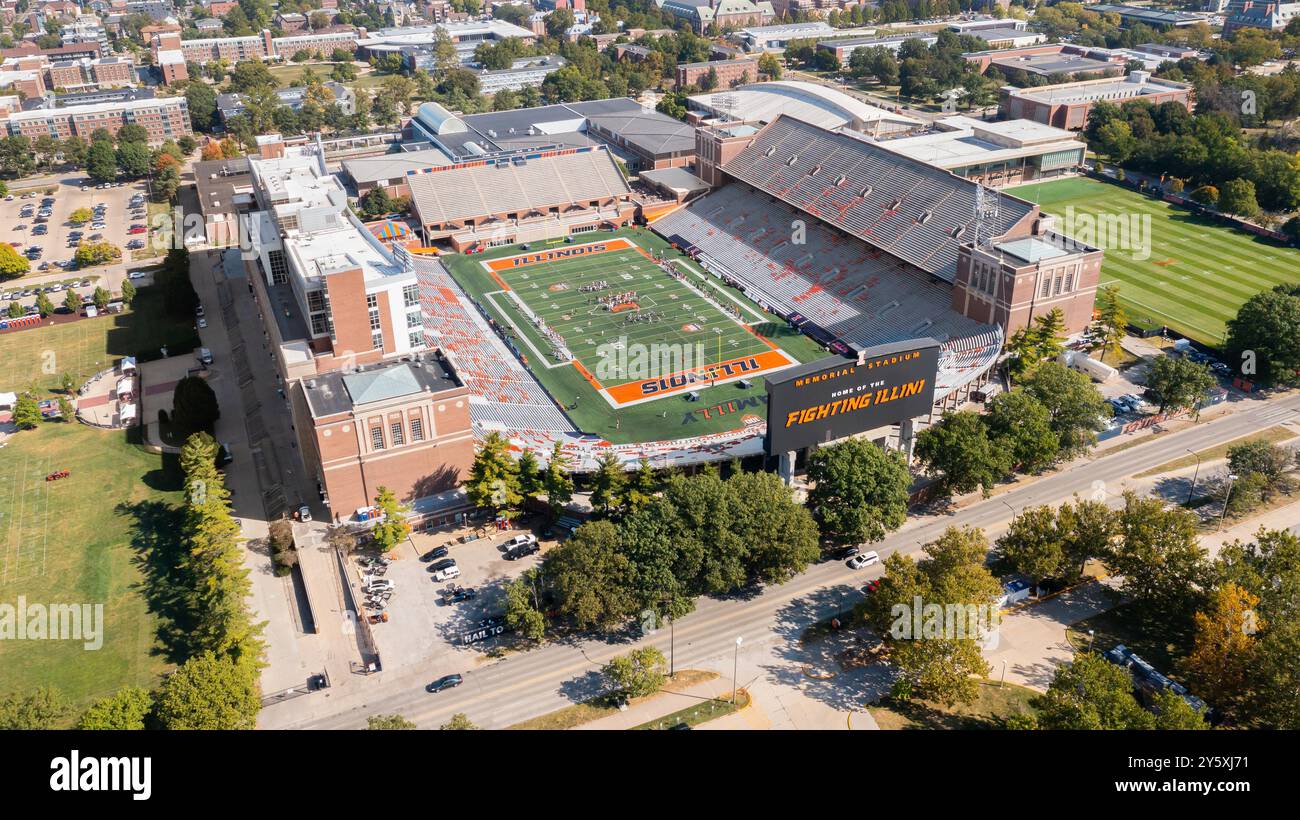 Le Memorial Stadium de l'Université de l'Illinois accueille l'équipe de football NCAA Fighting Illini. Banque D'Images