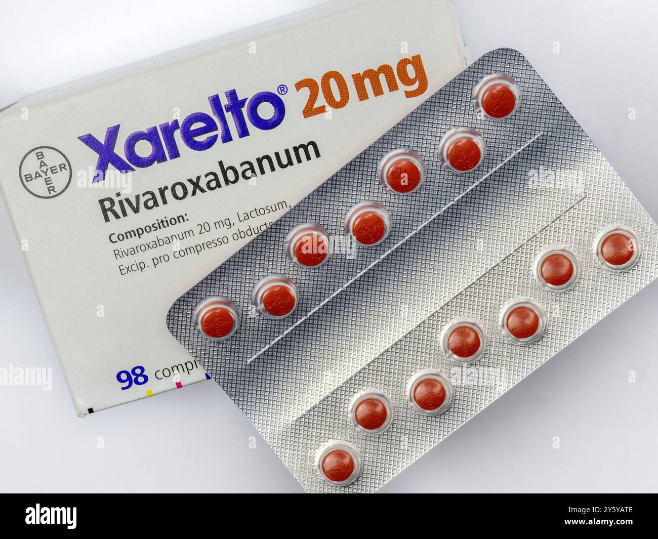 Zurich, Suisse - 16 mai 2024 : Xarelto (rivaroxaban) est un médicament anticoagulant de la société Bayer utilisé pour prévenir et traiter les caillots sanguins Banque D'Images