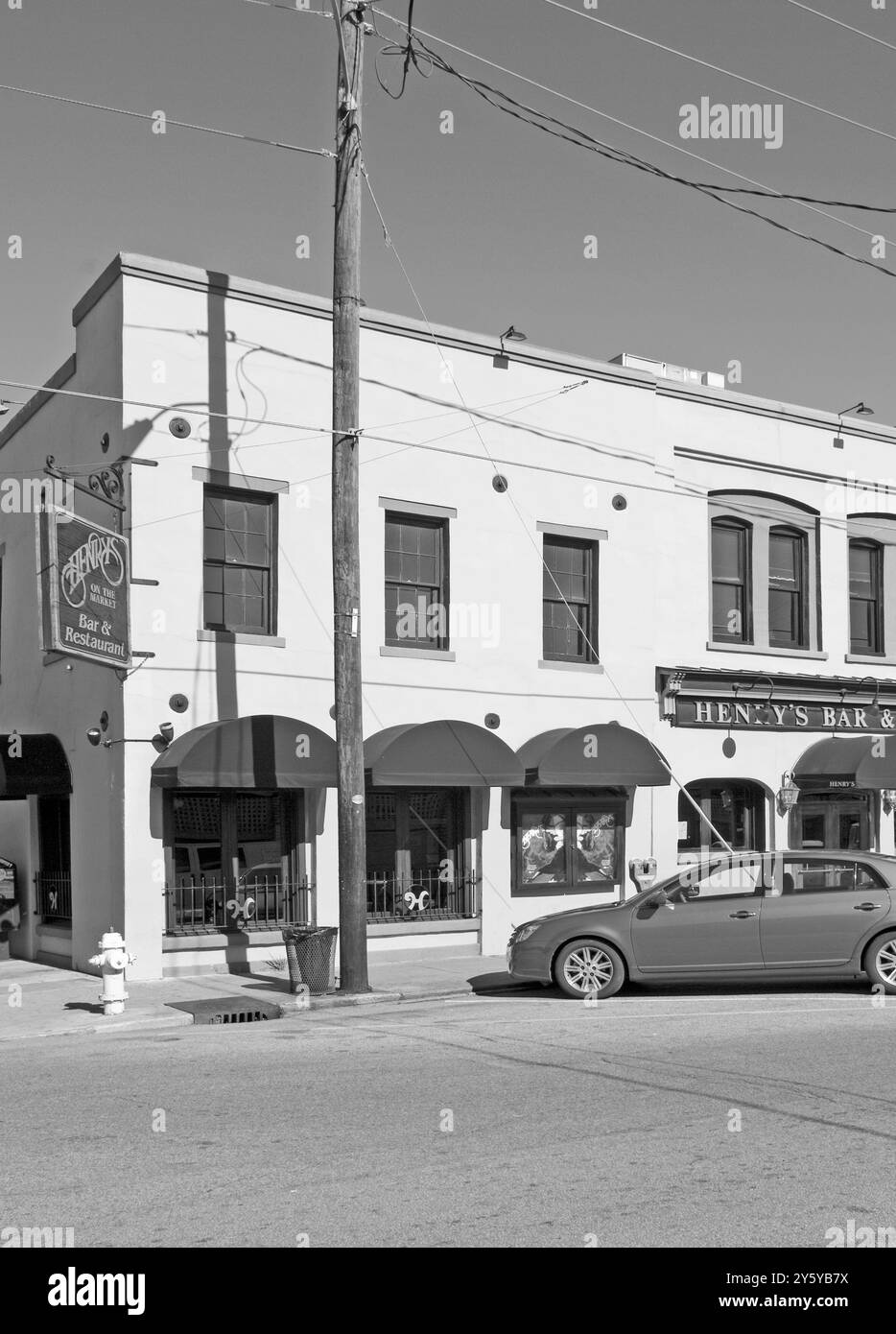 Le Henry's Bar and Grill, un restaurant historique et une destination touristique populaire à Charleston, Caroline du Sud, États-Unis, fondé en 1773. Banque D'Images