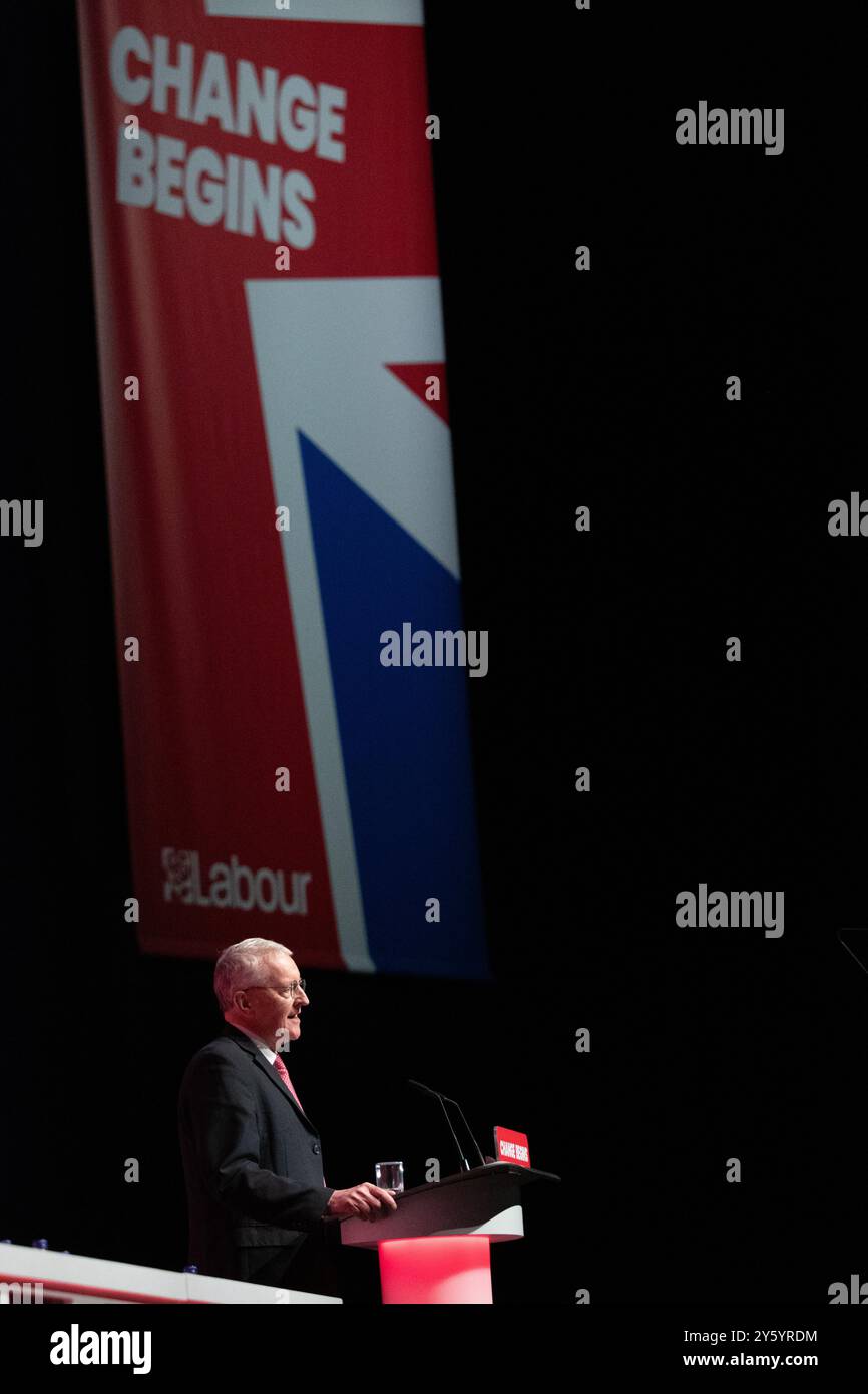 Liverpool, Royaume-Uni. 23 septembre 2024. Hilary Benn Secrétaire d'État pour l'Irlande du Nord membre du Parlement (MP) pour Leeds South. Discours à la conférence du travail de Liverpool. Photo : Garyroberts/worldwidefeatures.com crédit : GaryRobertsphotography/Alamy Live News Banque D'Images