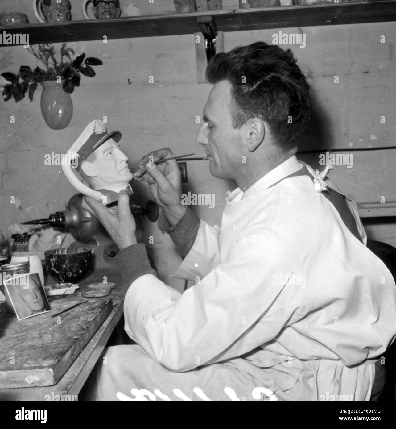 STANLEY LARGING TOBY JUGS / 24 MARS 1961 Banque D'Images