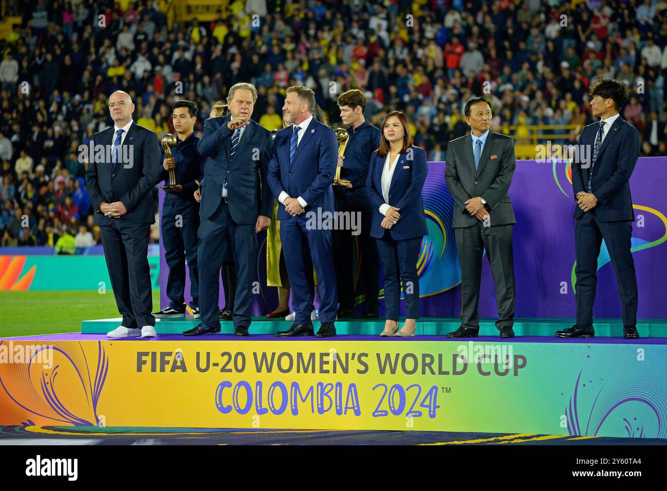 Bogota, Colombie. 23 septembre 2024. Gianni Infantino, président de la FIFA, Ramon Jesurun, président de la Fédération colombienne de football, et Alejandro Dominguez, président de la CONMEBOL, après le match entre la Corée du Nord et le Japon, lors de la finale de la Coupe du monde féminine U-20 de la FIFA, Colombie 2024, au stade El Campin, ce dimanche 22. Photo : Julian Medina/DiaEsportivo 30761 (Julian Medina/SPP) crédit : SPP Sport Press photo. /Alamy Live News Banque D'Images