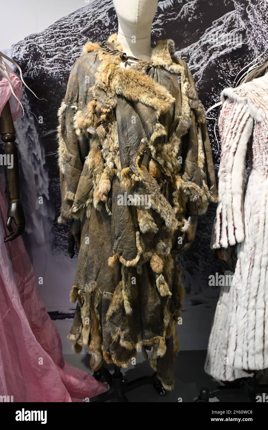 Bran Stark (Isaac Hempstead Wright) manteau de fourrure de Game of Thrones (HBO original 2011-2019, saison 6) Banque D'Images