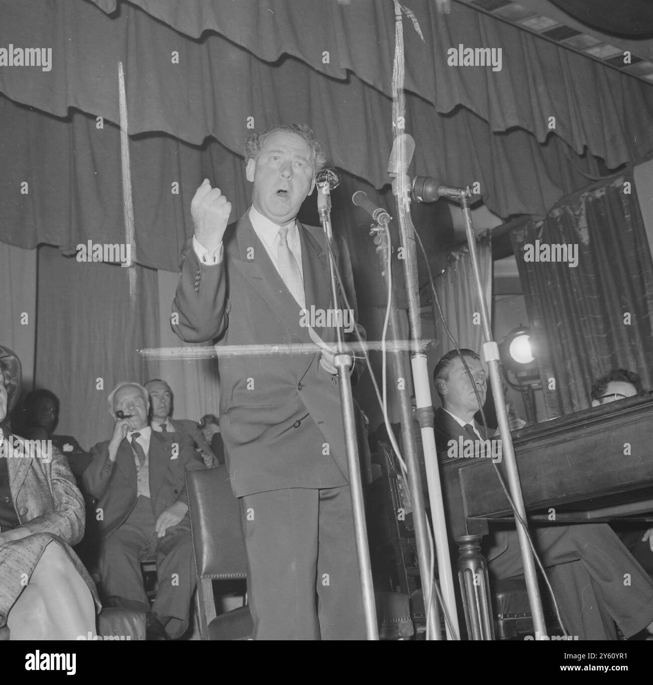 HUGH GAITSKELL - CHEF DU PARTI TRAVAILLISTE PROVOCANT 25 SEPTEMBRE 1960 Banque D'Images