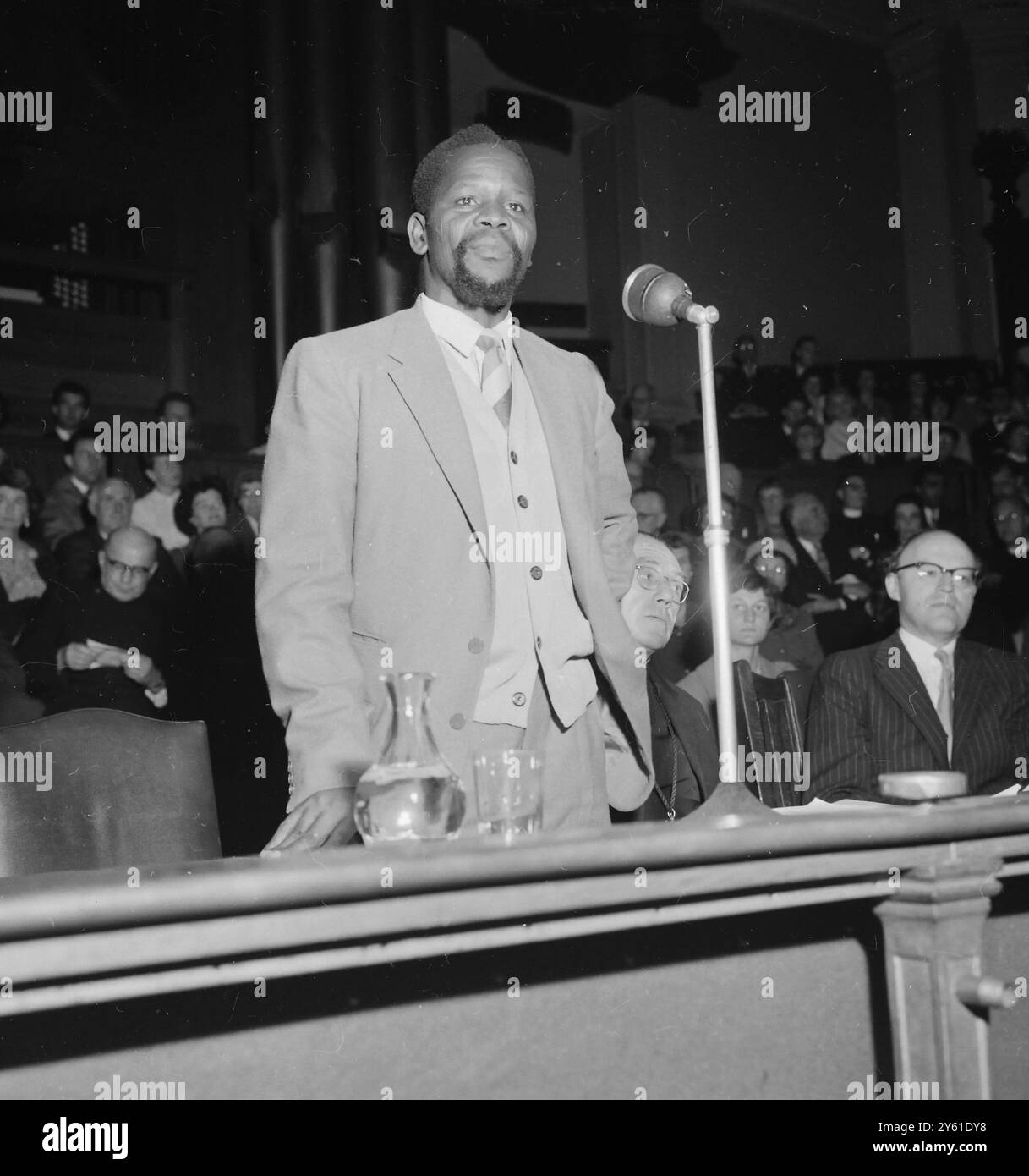 OLIVER TAMBO - VICE-PRÉSIDENT DU CONGRÈS AFRICANNATIONAL 11 MAI 1960 Banque D'Images