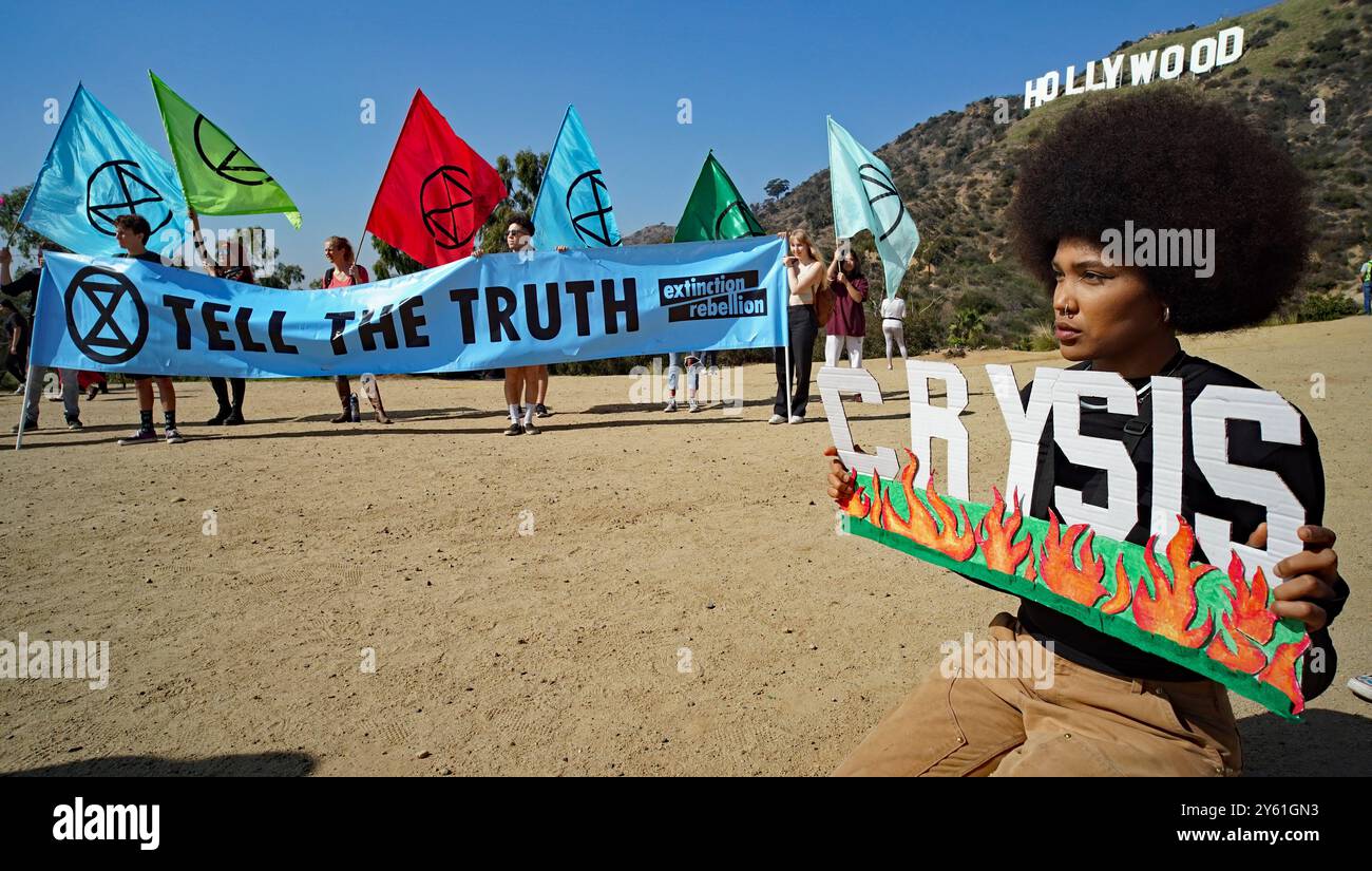 La grève climatique XR Youth-LA à Los Angeles fait partie d’un mouvement mondial dirigé par la jeunesse qui exige une action urgente sur la crise climatique. Banque D'Images