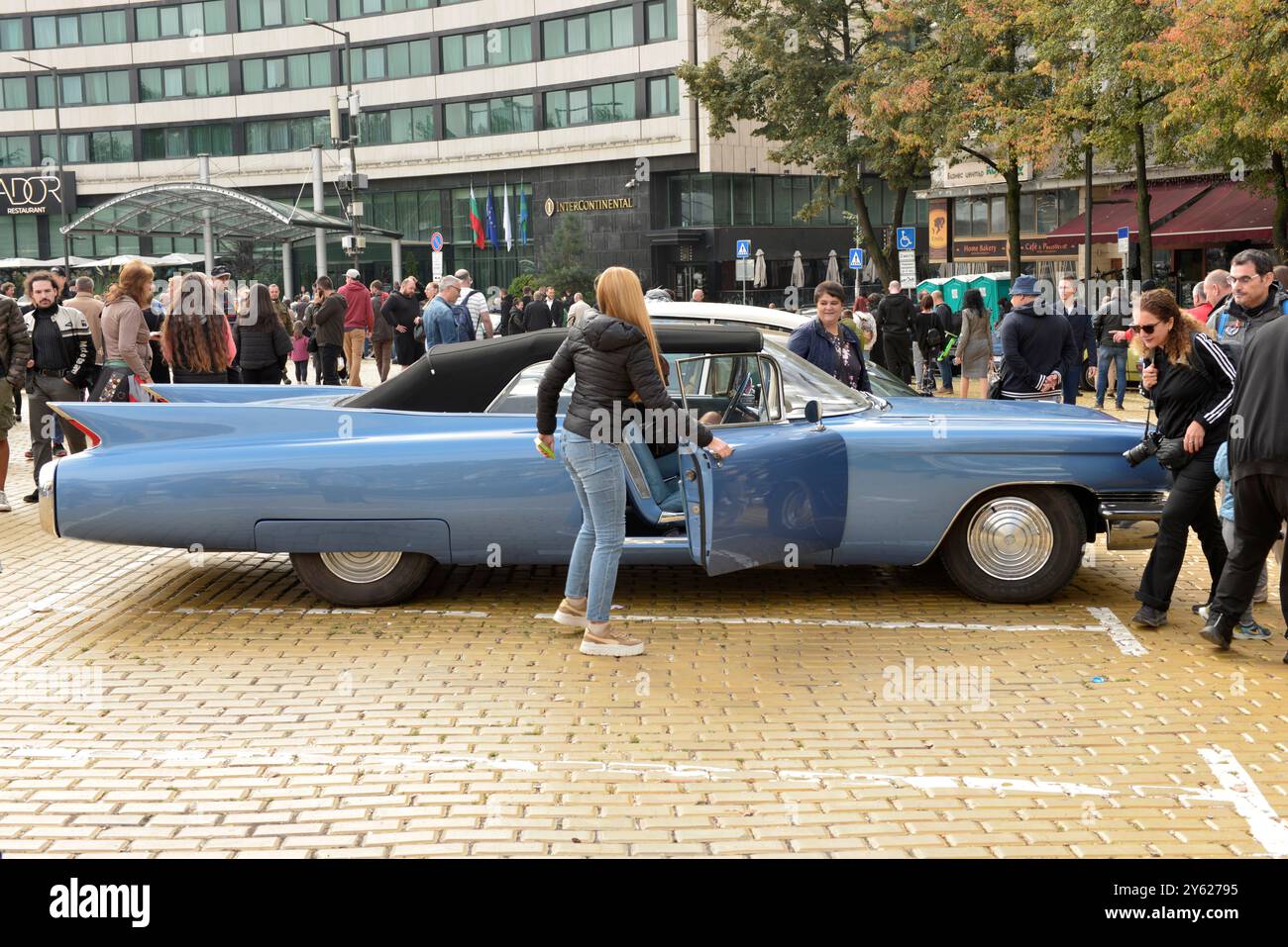 Cadillac Eldorado voiture américaine de 1960 à la Sofia Retro Cars Parade à Sofia Bulgarie ; Europe de l'est ; Balkans ; UE Banque D'Images