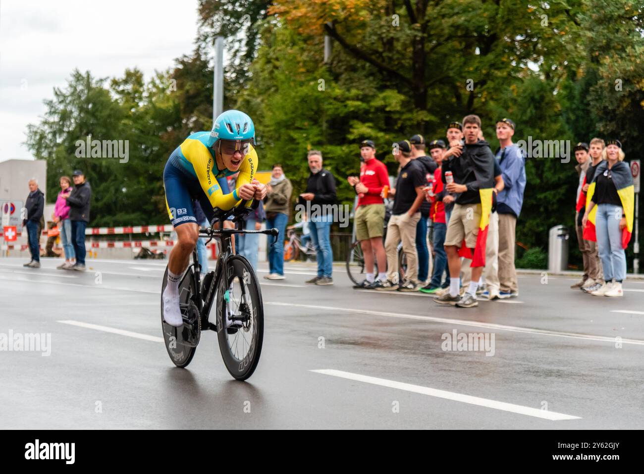 Zurich, Suisse. 23 septembre 2024. Nicolas Vinokurov du Kazakhstan participe au contre-la-montre individuel masculin U23 lors des Championnats du monde sur route et para-cyclisme UCI Zurich 2024. Crédit : Fabienne Koch/Alamy Live News. Banque D'Images