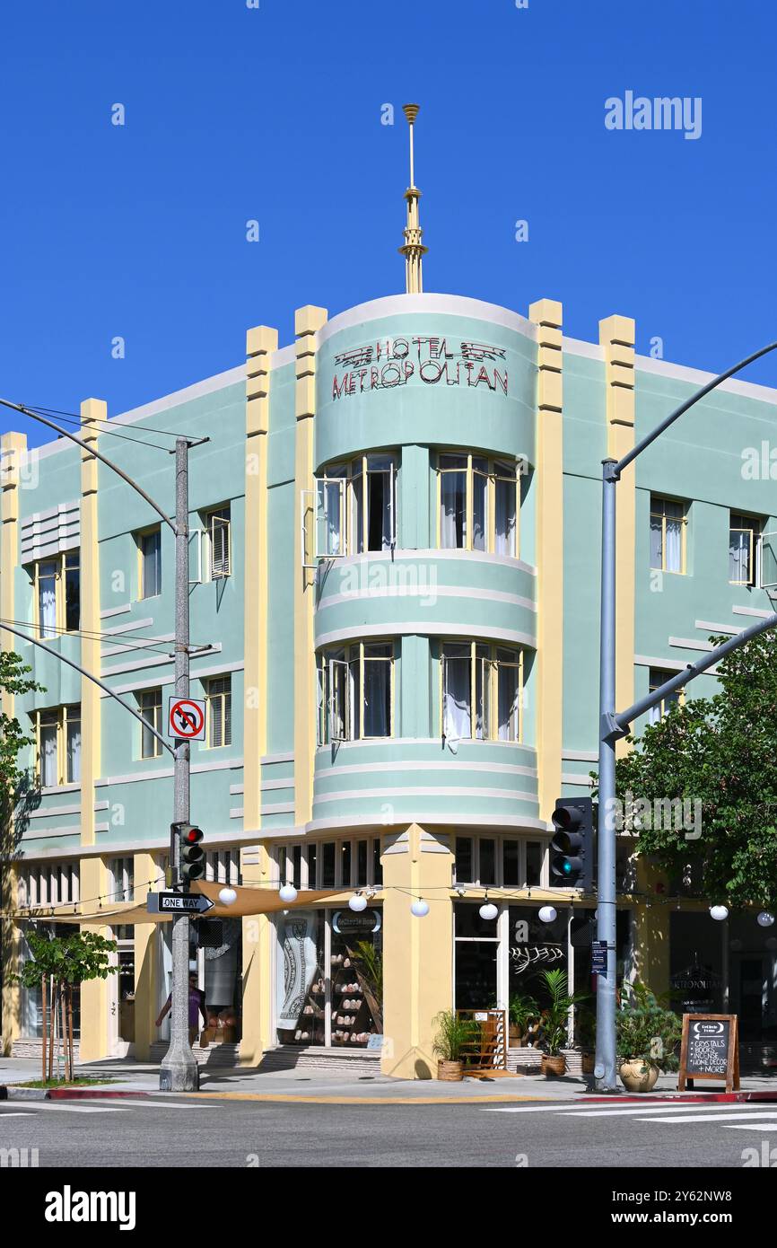 LONG BEACH, CALIFORNIE - 22 SEPTEMBRE 2024 : L'hôtel Metropolitan est un hôtel boutique abordable situé dans le quartier des arts d'East Village au centre-ville de long Beach. Banque D'Images