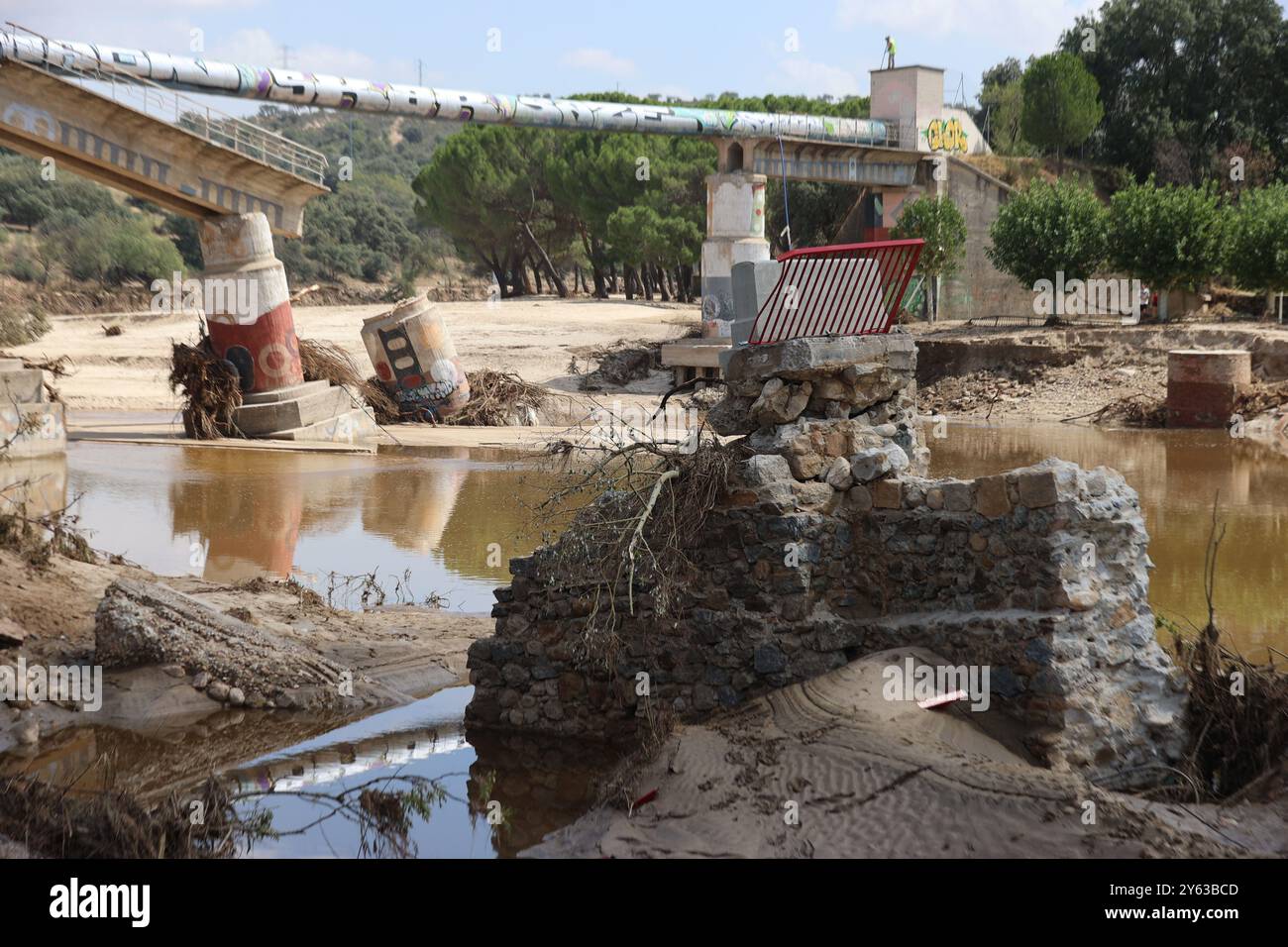 Aldea del Fresno (Communauté de Madrid), 09/08/2023. Lieu où se trouvait l'un des ponts bordant la ville qui reliait Chapinería à Aldea del Fresno sur la rivière Alberche et qui a été détruit par la DANA il y a une semaine. Photo : Jaime García. ARCHDC. Crédit : album / Archivo ABC / Jaime García Banque D'Images