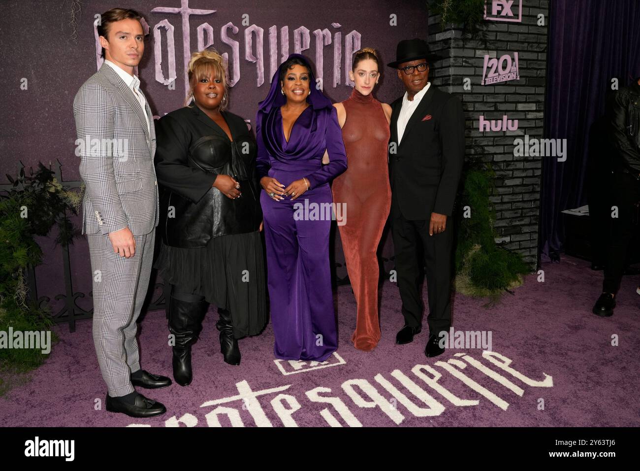 New York, États-Unis. 23 septembre 2024. New York, États-Unis. 23/09/24, New York, New York, États-Unis Nicholas Alexander Chavez, Raven Goodwin, Niecy Nash-Betts, Micaela Diamond, Courtney B. Vance assiste à la première Grotesquerie New York, qui se tient au Spring Studios 50 Varick Street, lundi 23 septembre 2024 à New York City Credit : Jennifer Graylock/Alamy Live News Banque D'Images