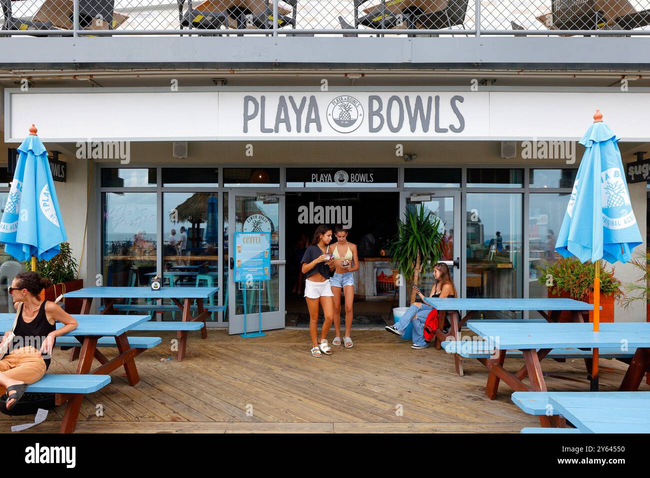 Playa Bowls, 1200 Ocean Ave, Asbury Park, New Jersey. Photo extérieure d'un bol de fruits d'açai, boutique de smoothies sur la promenade de la côte de Jersey Banque D'Images