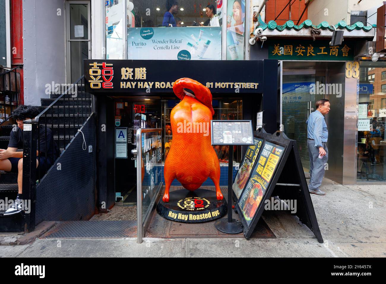 Hay Hay Roasted 喜喜燒臘, 81 Mott St, New York. Photo de la vitrine de New York d'un restaurant chinois cantonais barbecue et canard rôti dans le quartier chinois de Manhattan. 紐約 Banque D'Images