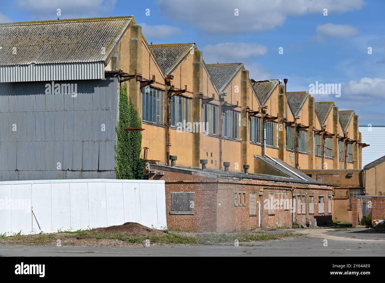 Bâtiment 64, hangar de Swann, partie de l'aérodrome HMS Daedalus. Septembre 2024. Banque D'Images