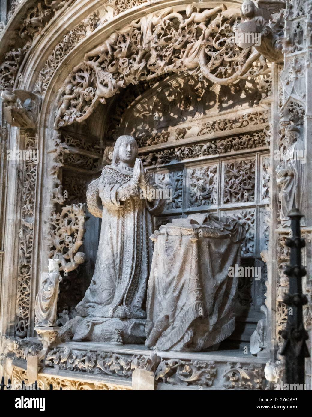 Tombe d'Alphonse de Trastamara, frère d'Elisabeth la Catholique. Sculpture de Gil de Siloe Banque D'Images