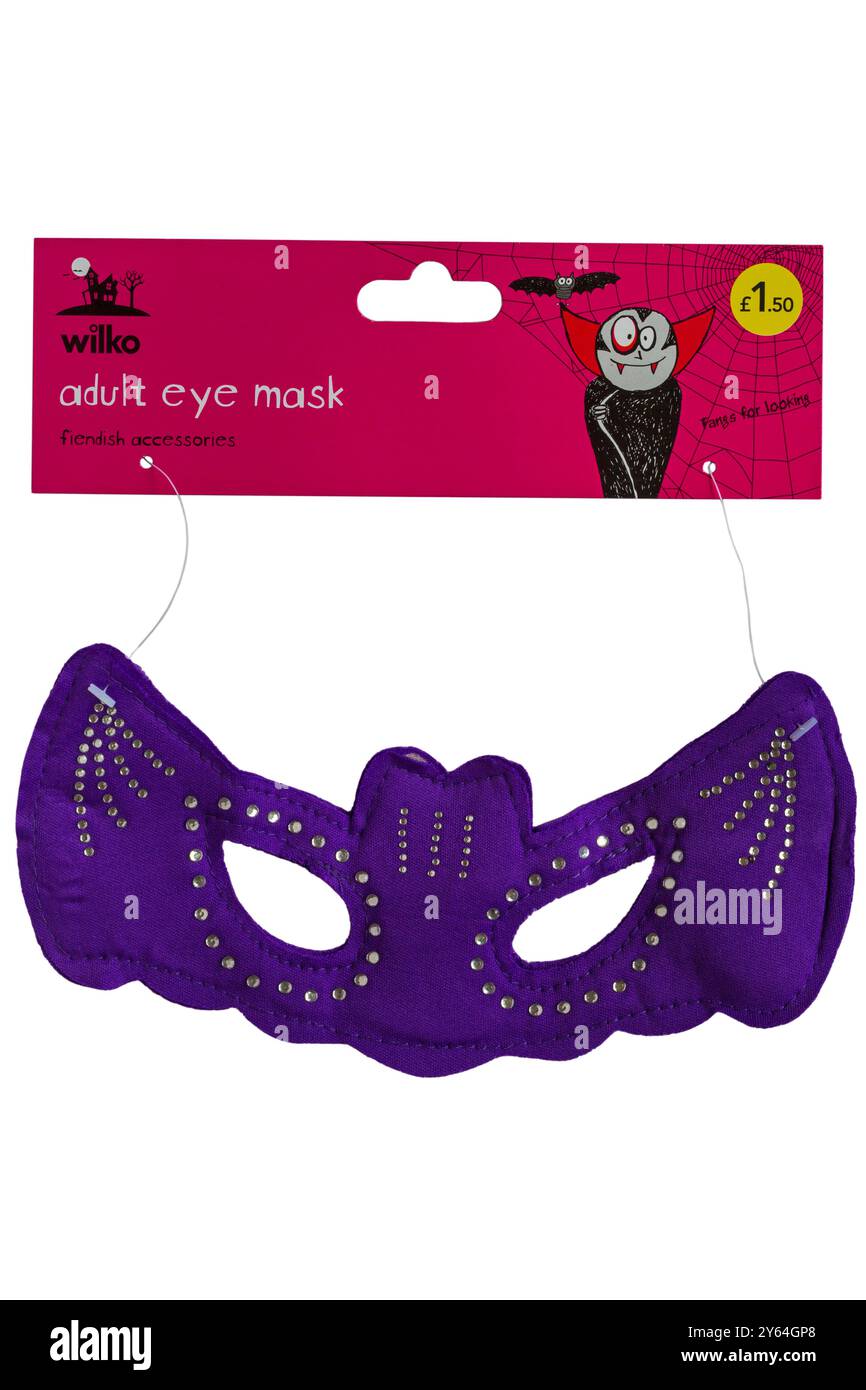 Masque d'Halloween violet masque d'oeil adulte pour Halloween de Wilko isolé sur fond blanc Banque D'Images