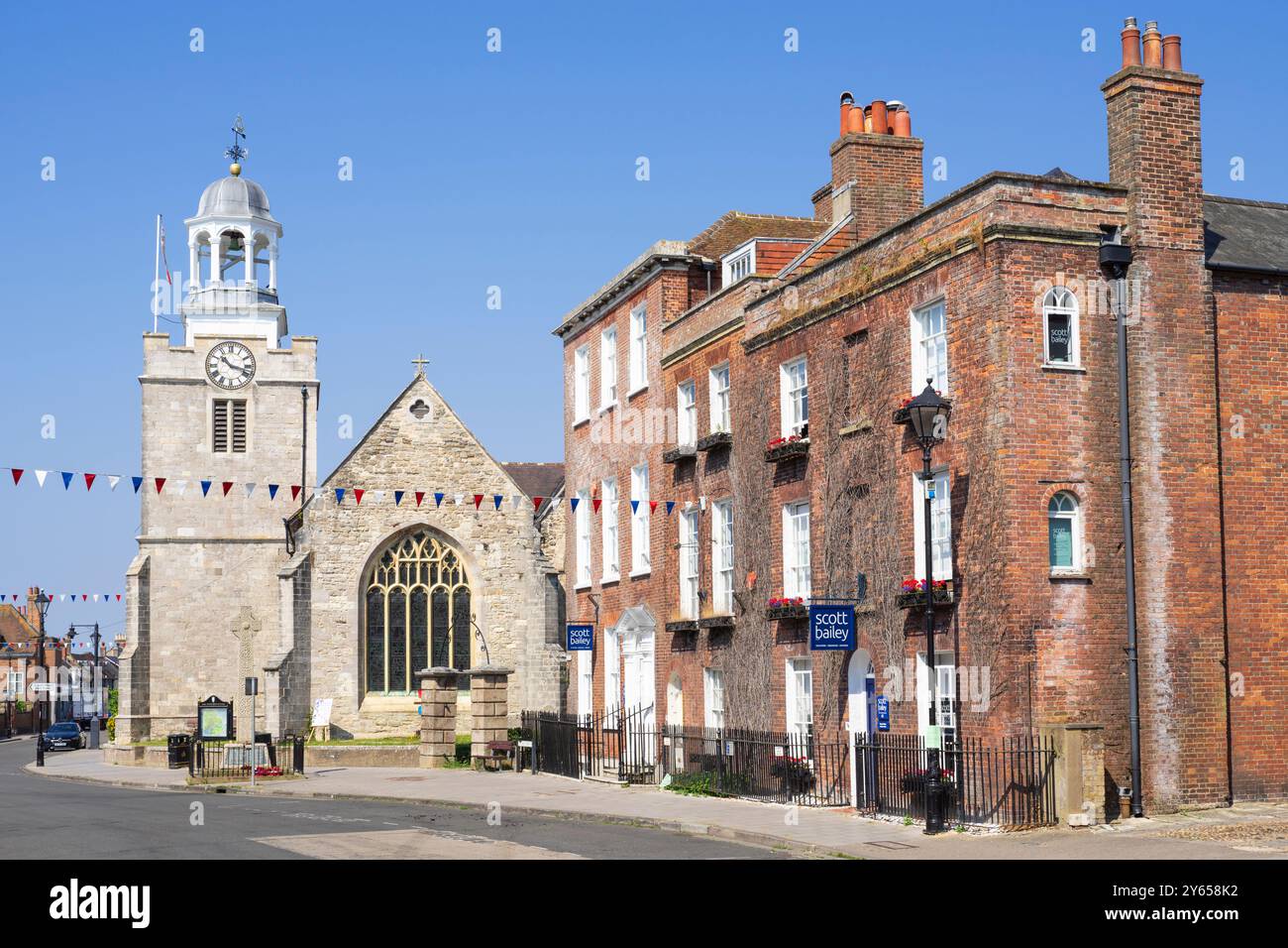 Église de St Thomas l'apôtre dans Lymington Hampshire une ville dans la New Forest Hampshire Angleterre GB Europe Banque D'Images