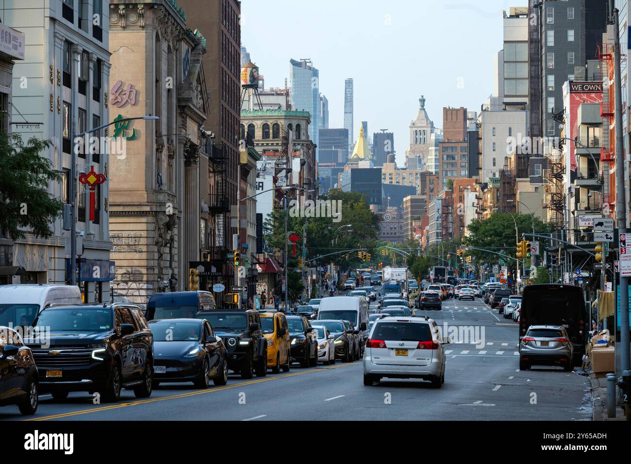 Vue de East Broadway China Town depuis le pont de Manhattan à New York, NY, États-Unis Banque D'Images
