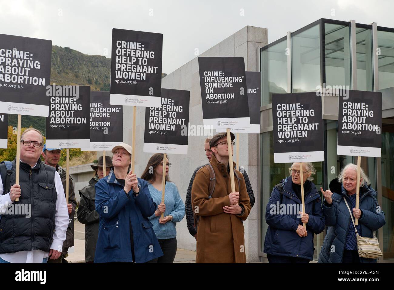 Édimbourg Écosse, Royaume-Uni 24 septembre 2024. Society for the protection of Unborn Children proteste devant le Parlement écossais pour protester contre l'introduction de zones tampons. crédit sst/alamy live news Banque D'Images