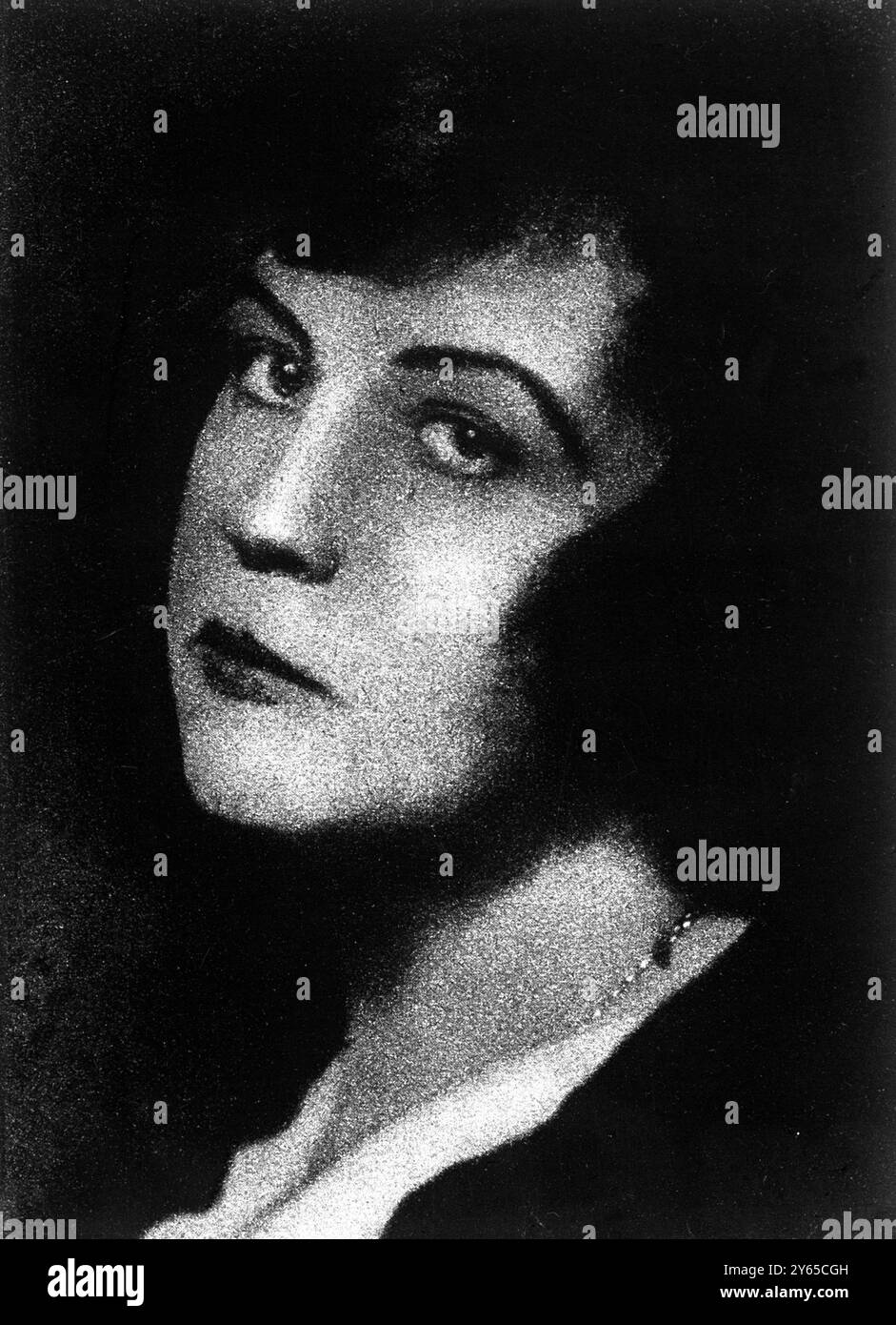 Alexandra Kollontai , la nouvelle ministre de la Russie soviétique au Mexique , qui s'est vu refuser le visa de passeport qui lui permettrait de passer par les États-Unis pour se rendre à Mexico . 6 novembre 1926 Banque D'Images