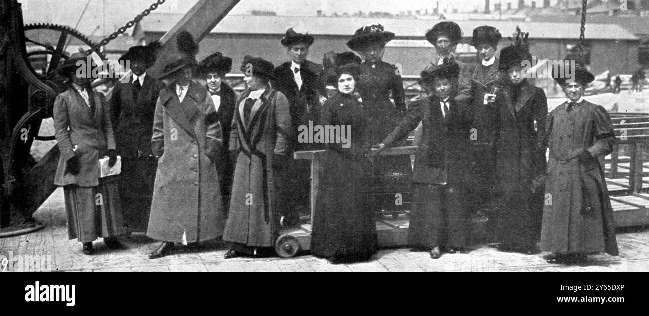 Survivants du Titanic ramassés par les Carpathies : survivants des eaux du Titanic Banque D'Images