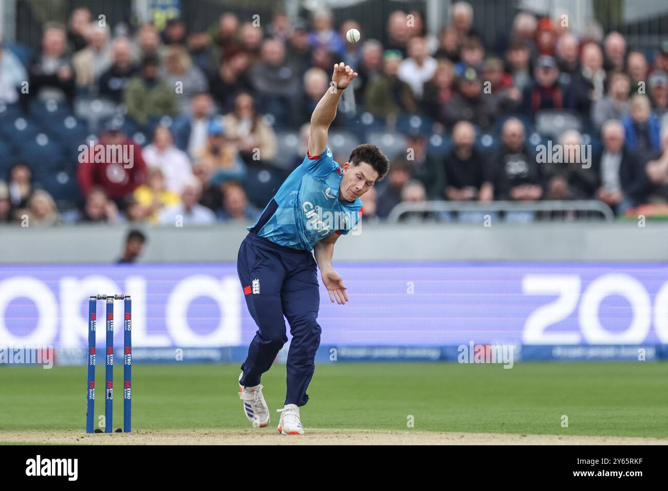 Matthew Potts de l'Angleterre livre le ballon lors du troisième match international de Metro Bank One Day Angleterre vs Australie au Seat unique Riverside, Chester-le-Street, Royaume-Uni, 24 septembre 2024 (photo par Mark Cosgrove/News images) à Chester-le-Street, Royaume-Uni, le 24 septembre 2024. (Photo Mark Cosgrove/News images/SIPA USA) Banque D'Images