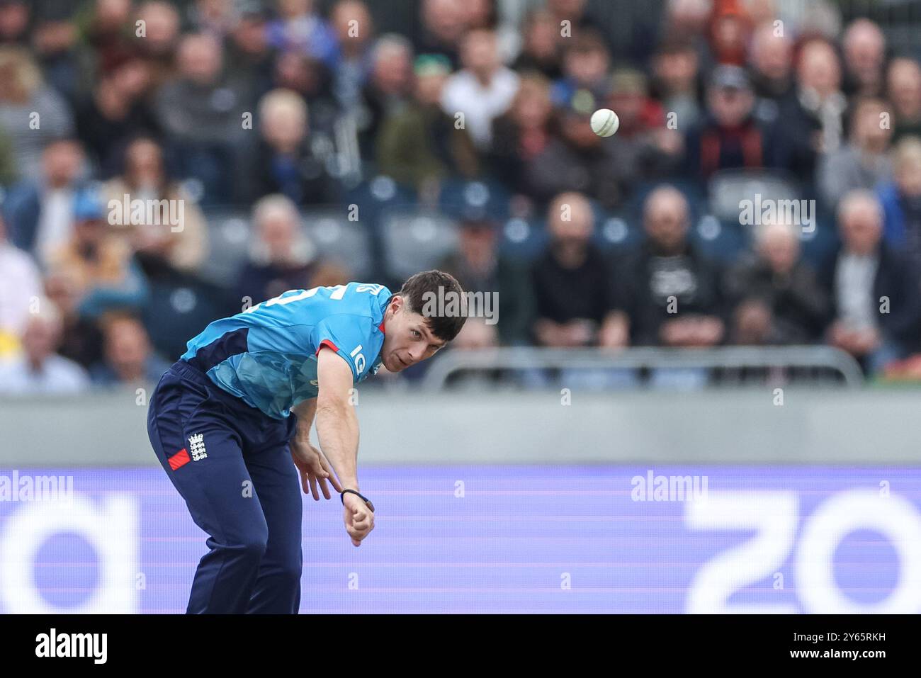 Matthew Potts de l'Angleterre livre le ballon lors du troisième match international de Metro Bank One Day Angleterre vs Australie au Seat unique Riverside, Chester-le-Street, Royaume-Uni, 24 septembre 2024 (photo par Mark Cosgrove/News images) à Chester-le-Street, Royaume-Uni, le 24 septembre 2024. (Photo Mark Cosgrove/News images/SIPA USA) Banque D'Images