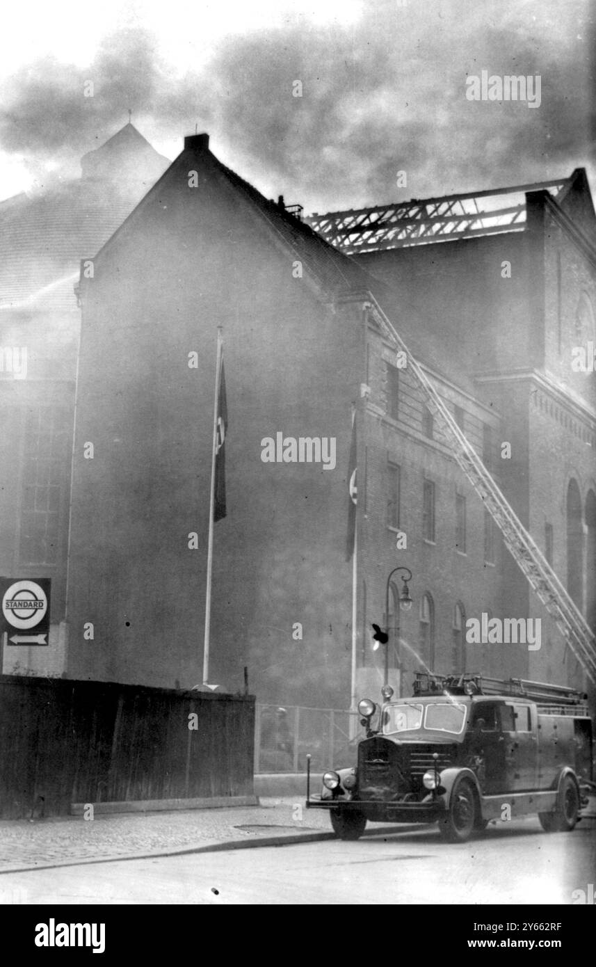 Kristallnacht la mort d'Ernst van Rath a été suivie d'émeutes anti-juives sauvages dans lesquelles 7 synagogues ont été licenciées à Berlin. 9 novembre 1938 Banque D'Images