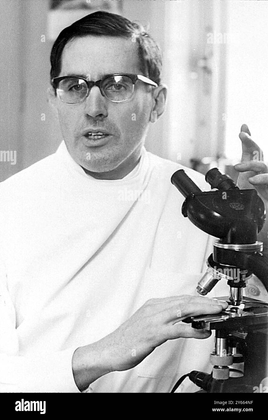 Professeur John Higginson. Irish Born Doctor vient d'être nommé chef du Worldwide cancer Research Body, CIRC, dirigé par l'Organisation mondiale de la santé. Lyon - 1er mars 1966 Banque D'Images