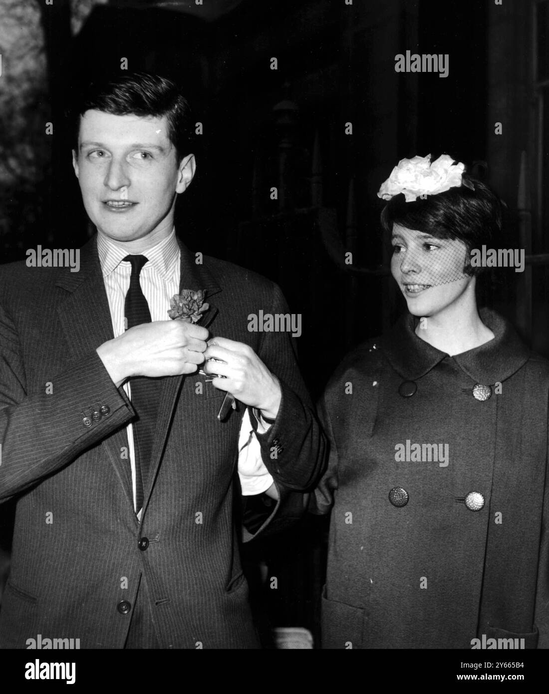 Lord Valentine Thynne, 24 ans marquis de Bath, épouse Victoria Jackson, 20 ans 22 mars 1961 Banque D'Images